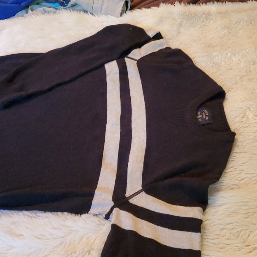 Sweater - Picture 2 of 4